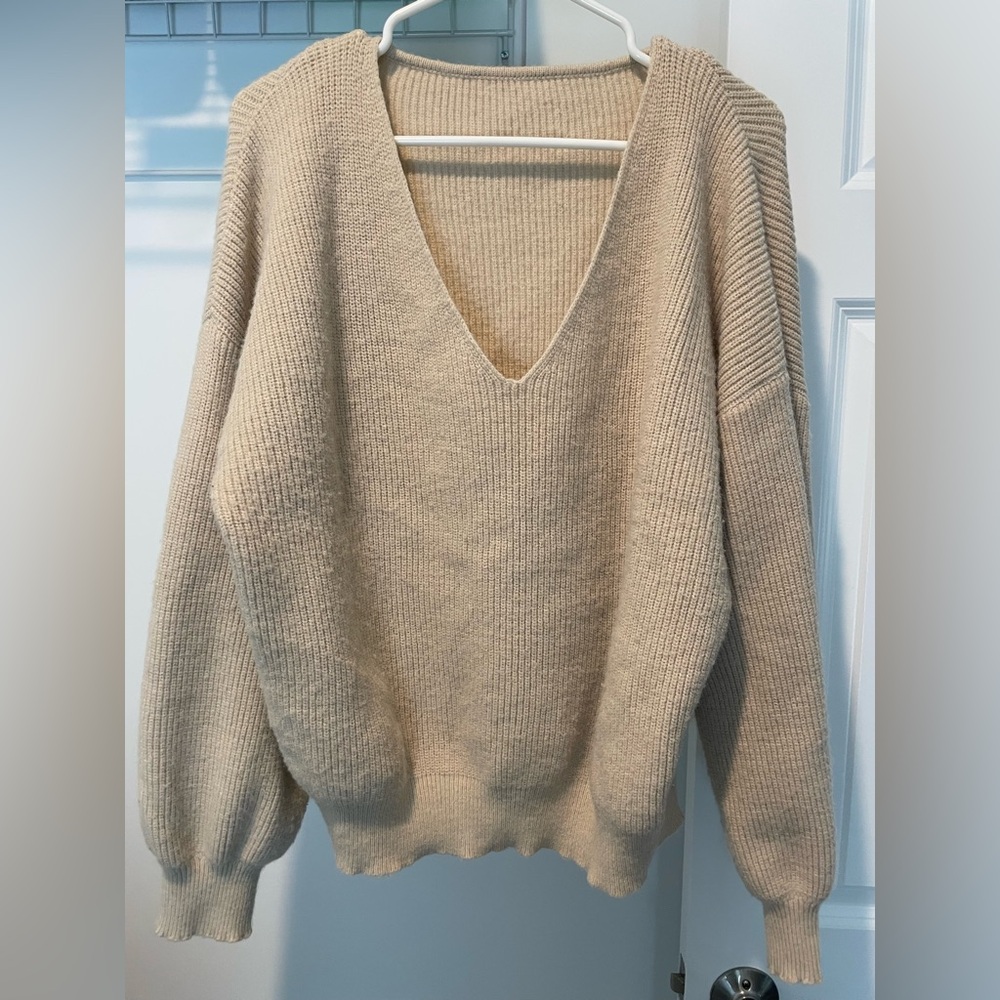 Cozy V-Neck Beige Sweater. Size L.